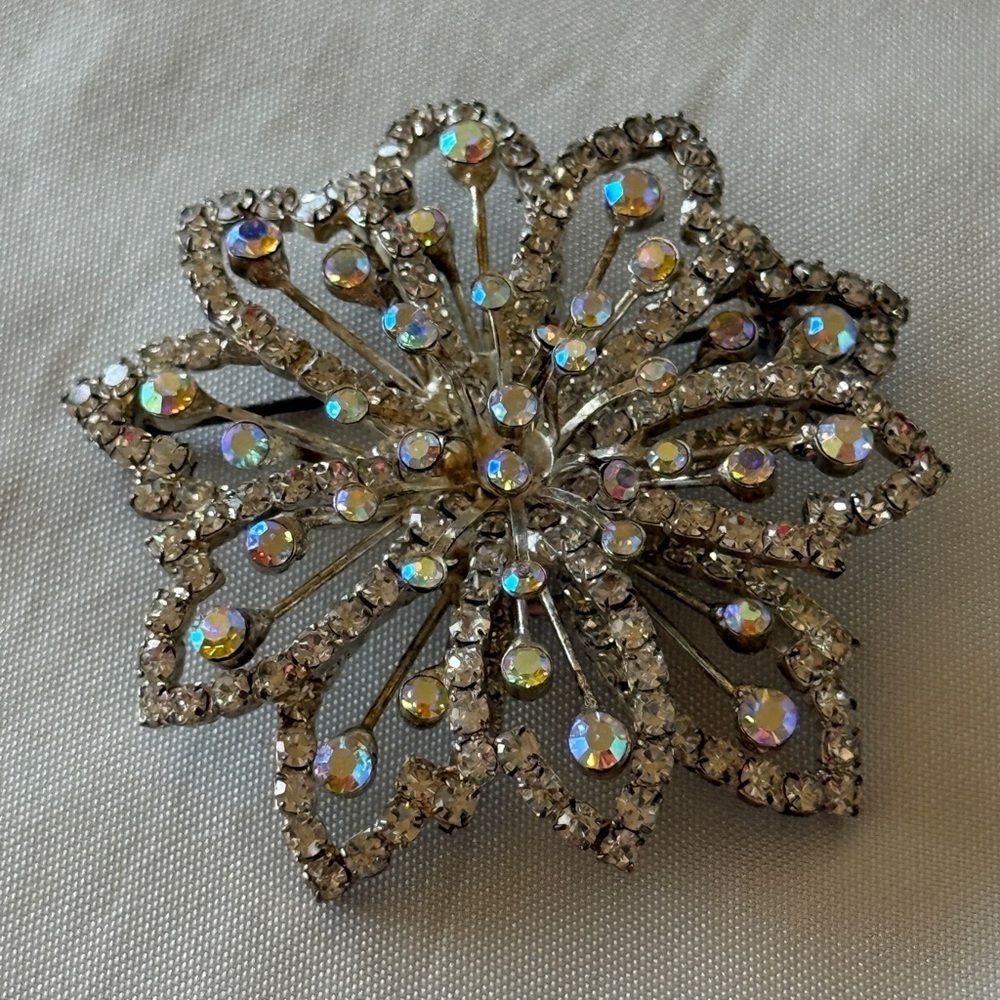 Vintage Aurora Borealis Flower Crystal Rhinestone Brooch Pin Statement Jewelry - Picture 7 of 11